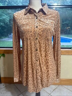 Umgee Leopard Print Button-Down Blouse in Tan and Cream